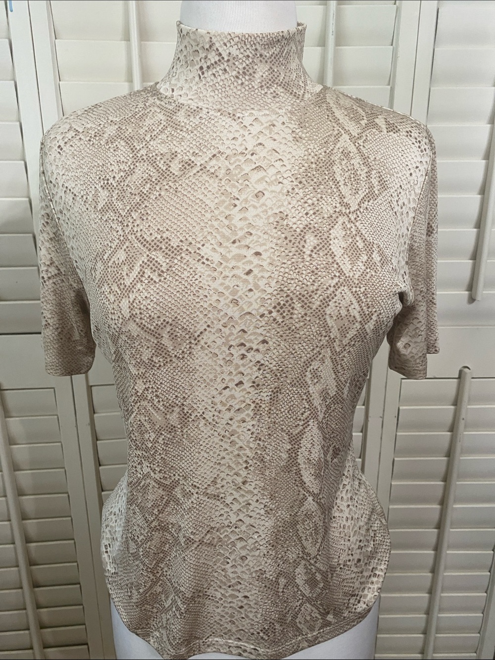 Carlisle Silk Blend Beige Mock Neck Short Sleeve Top - Picture 4 of 6
